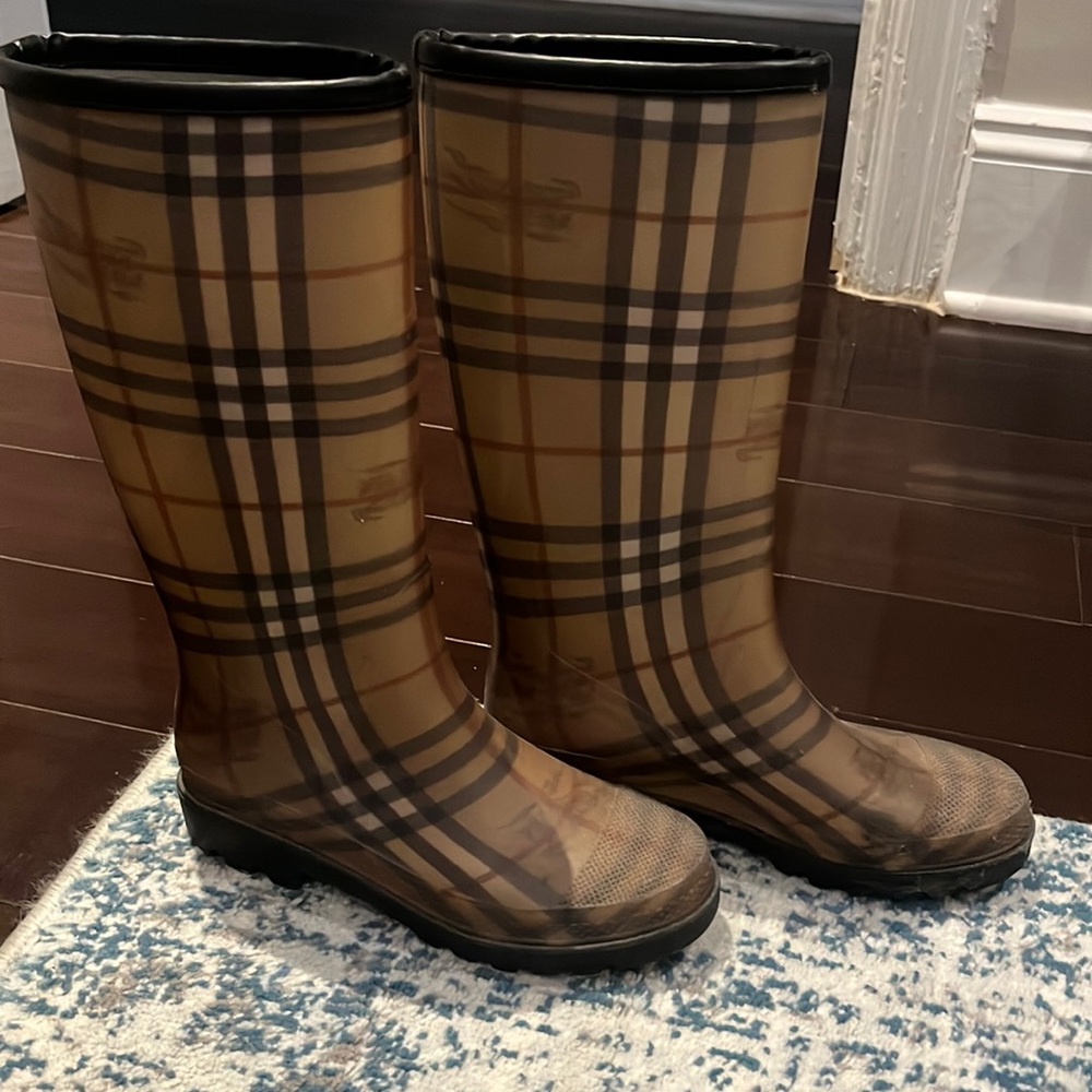 Burberry rain boots